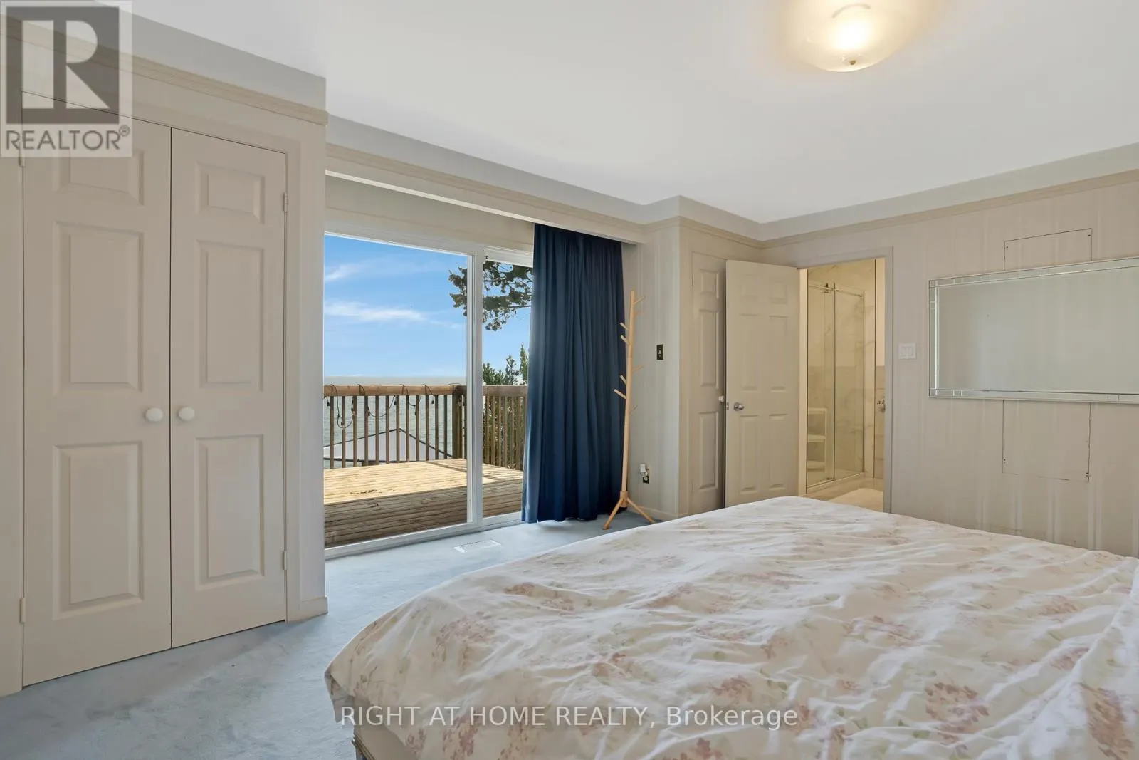 1360 LAKESHORE ROAD W
