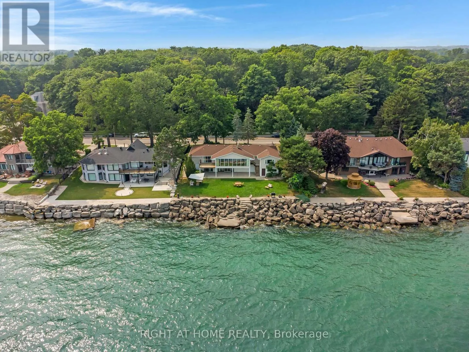 1360 LAKESHORE ROAD W