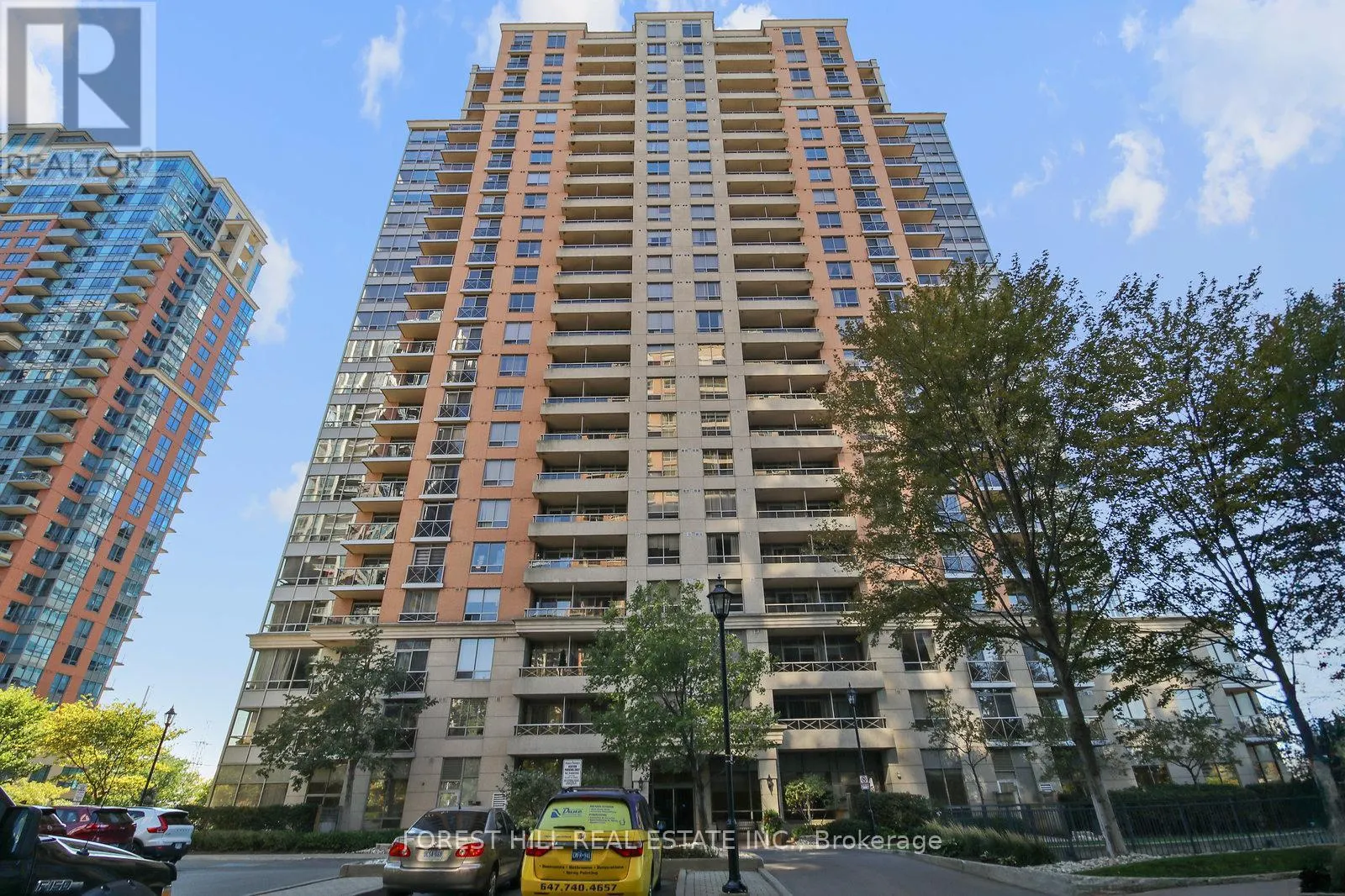 1029 - 5233 DUNDAS STREET W