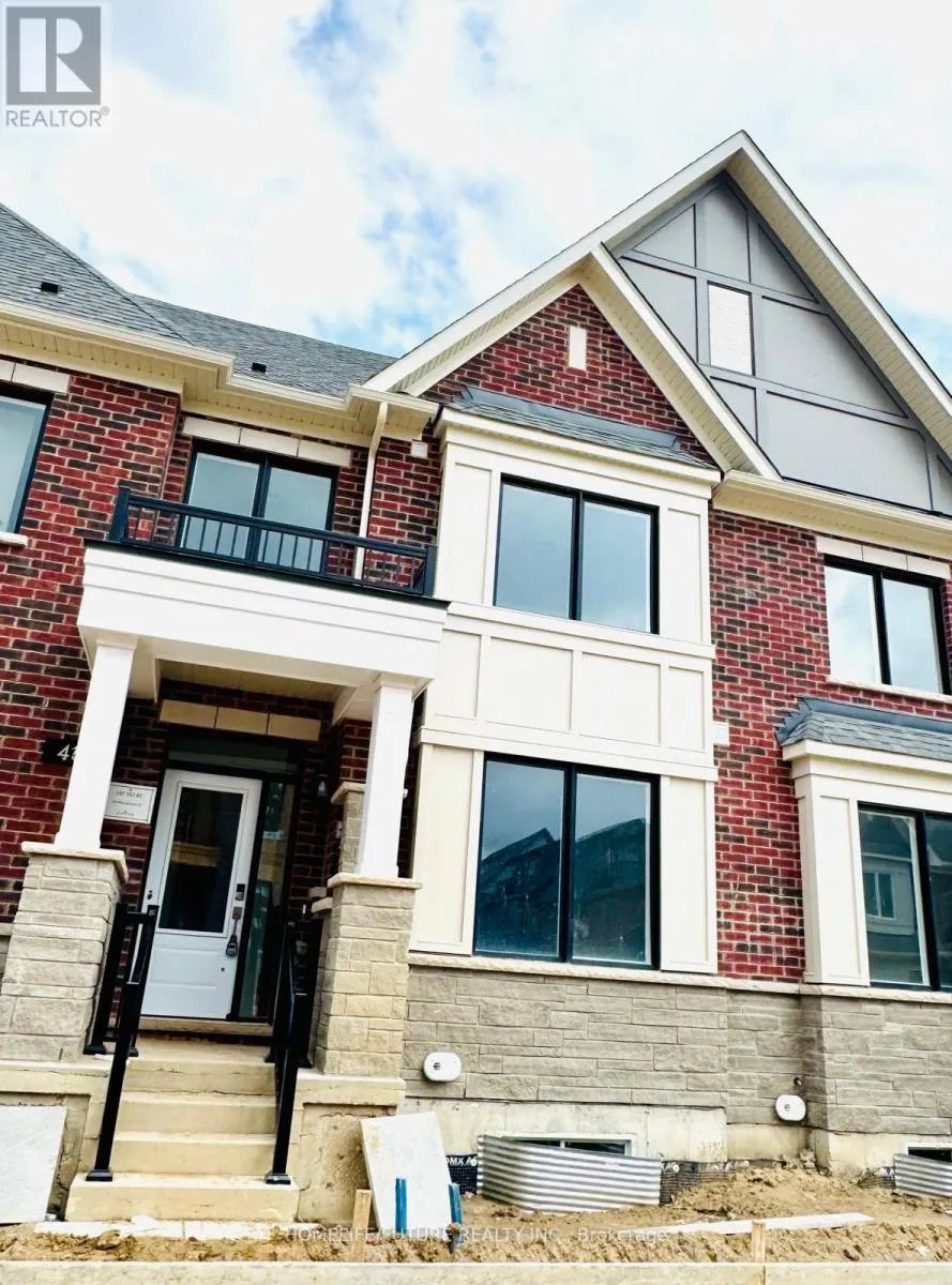 43 MOOSEHEAD DRIVE