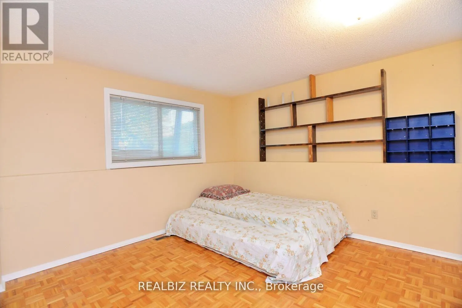 15 MILKWOOD AVENUE
