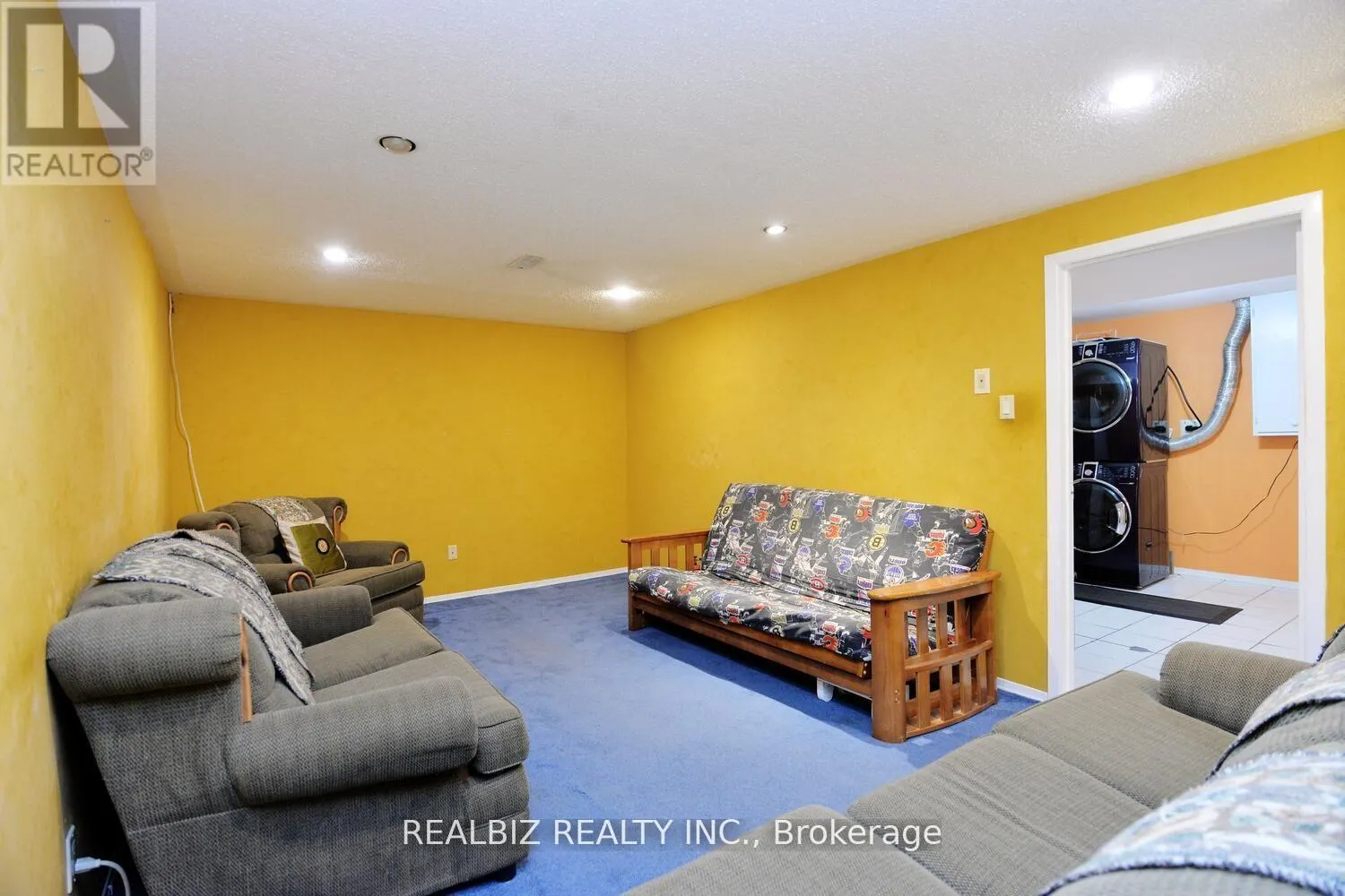 15 MILKWOOD AVENUE