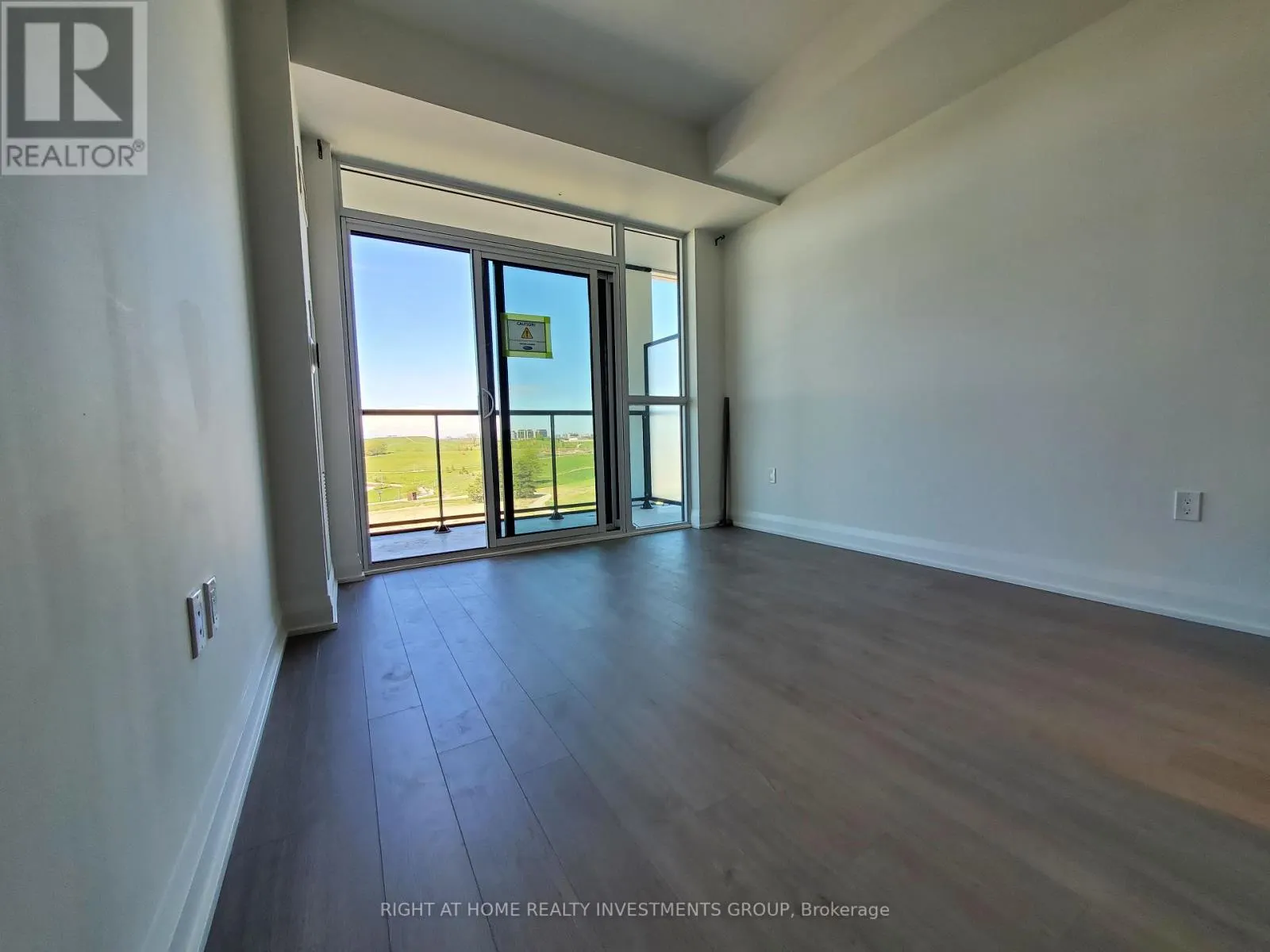 506 - 60 GEORGE BUTCHART DRIVE