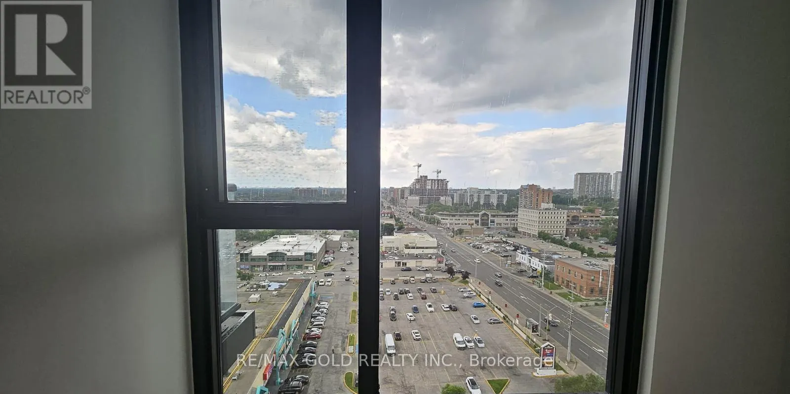 1319 - 86 DUNDAS STREET E