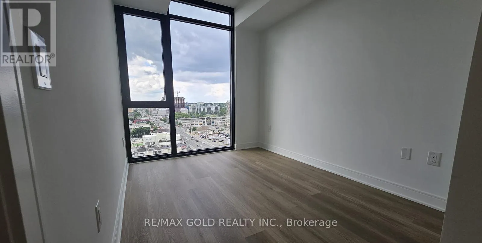 1319 - 86 DUNDAS STREET E