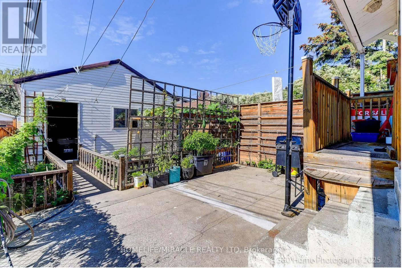 212 SYMINGTON AVENUE