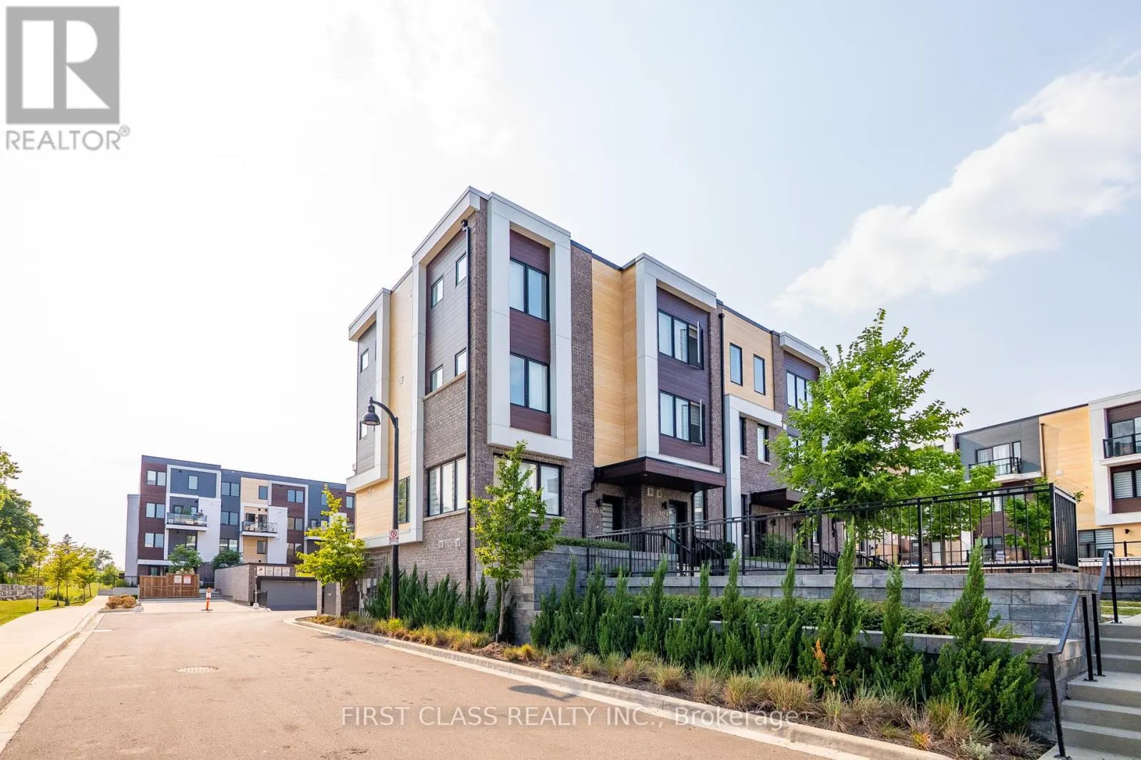 5 - 100 STANLEY GREEN BOULEVARD