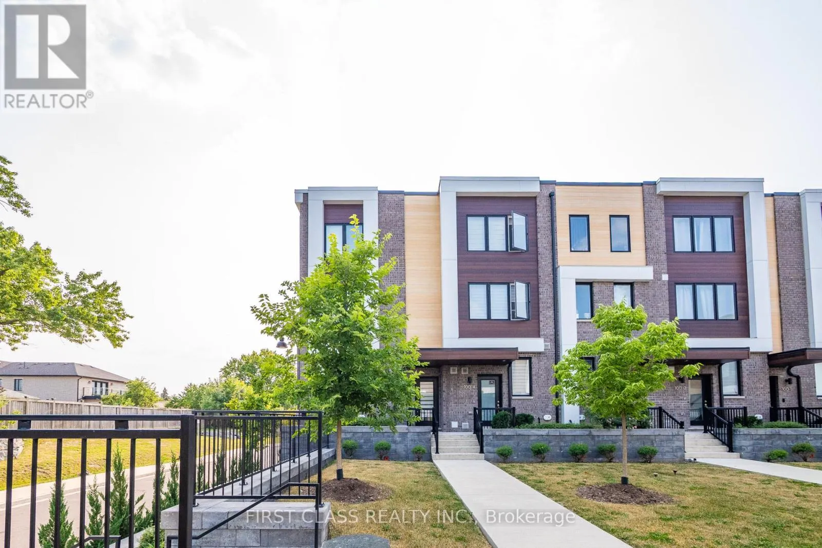 5 - 100 STANLEY GREEN BOULEVARD