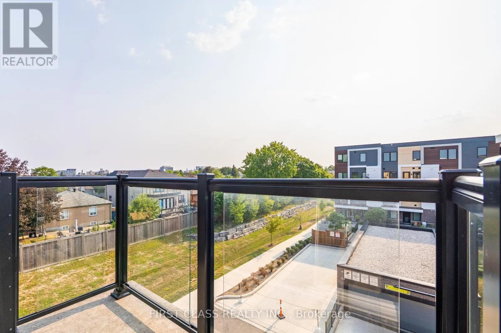5 - 100 STANLEY GREEN BOULEVARD