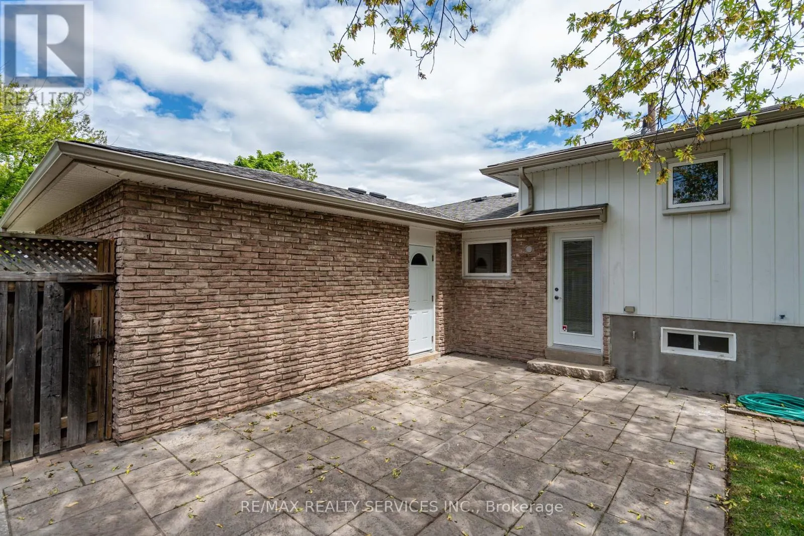 2296 DEVON ROAD