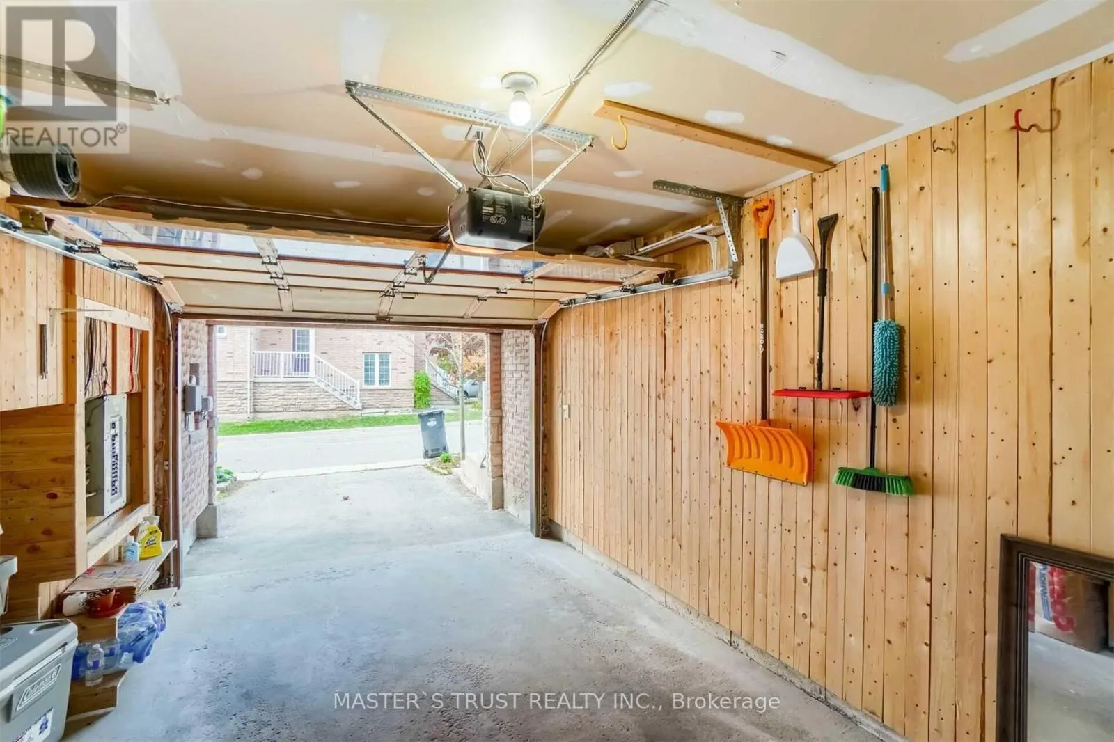3362 REDPATH CIRCLE