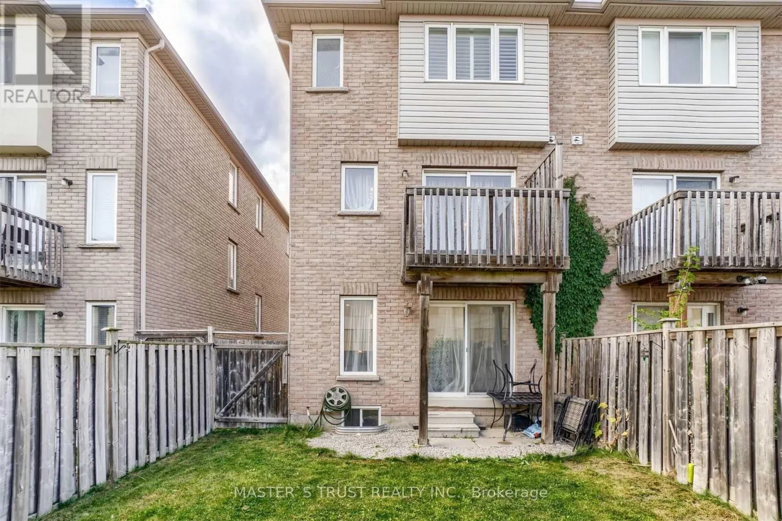 3362 REDPATH CIRCLE