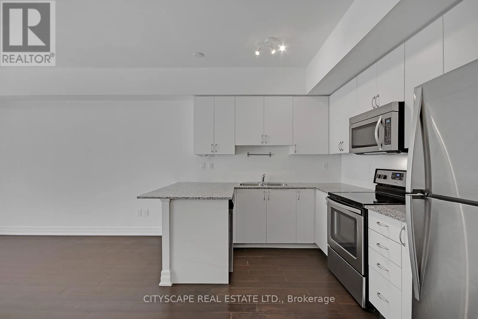 TH - 802 - 57 MACAULAY AVENUE