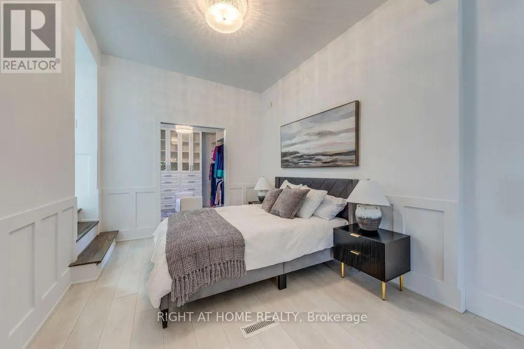 43 SOUTH KINGSWAY