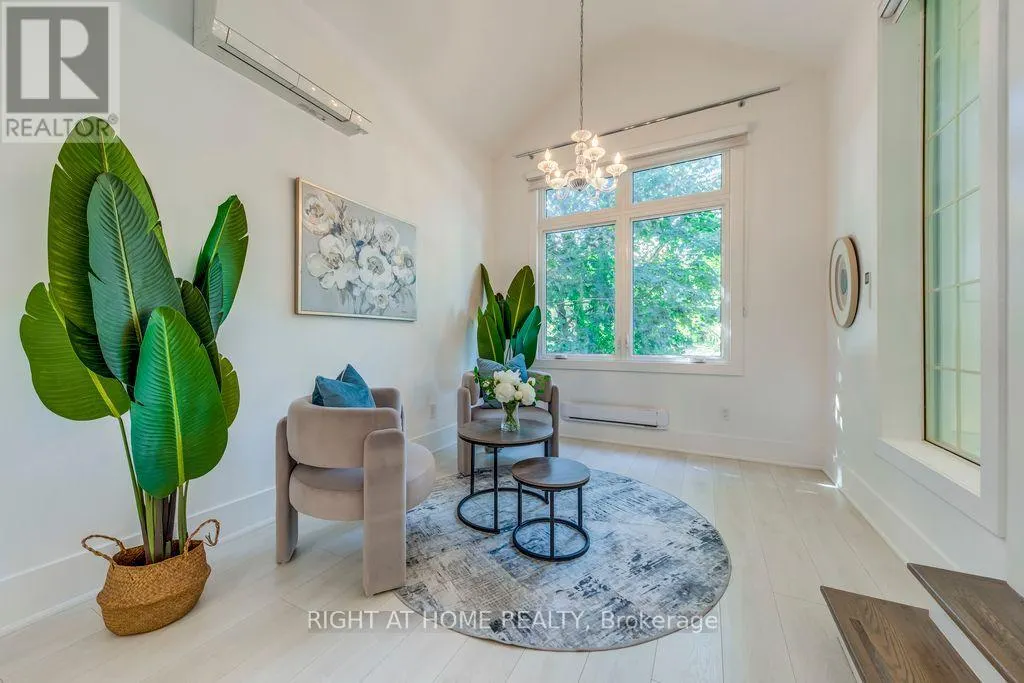 43 SOUTH KINGSWAY