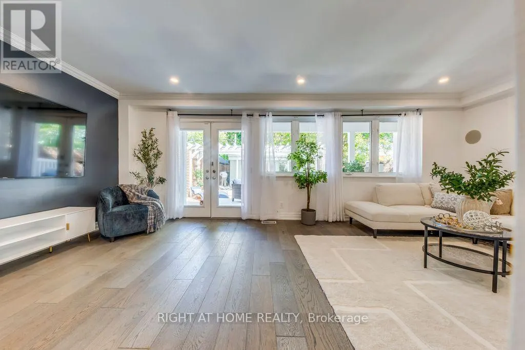 43 SOUTH KINGSWAY