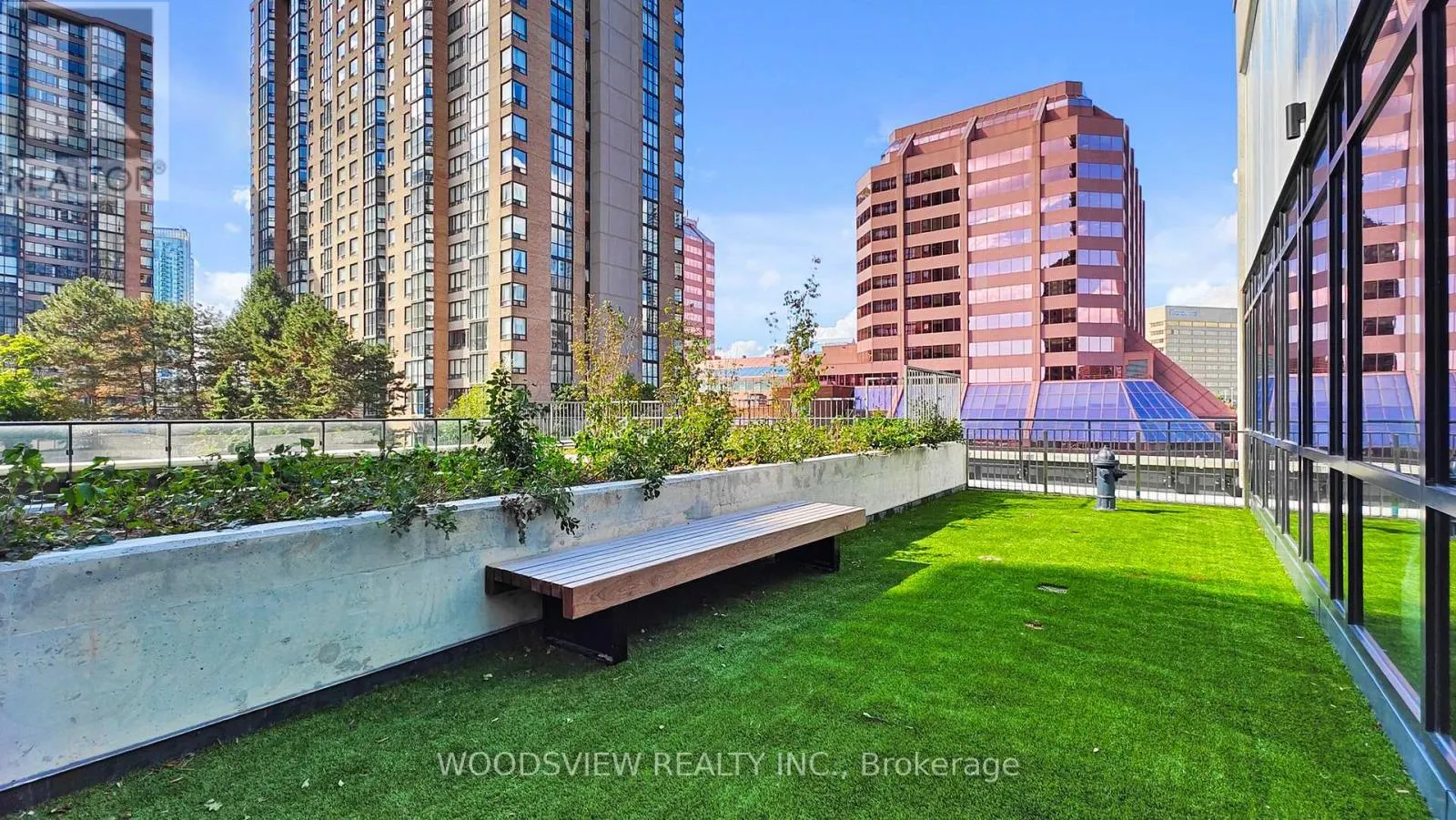 2005 - 185 ENFIELD PLACE