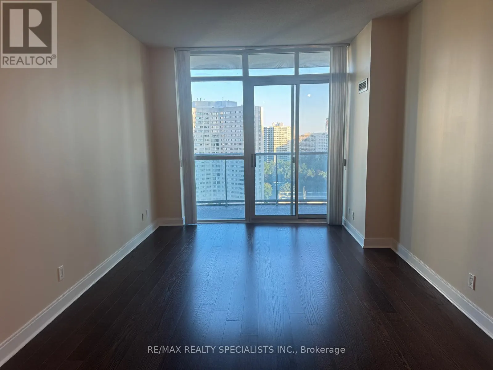 1605 - 80 ABSOLUTE AVENUE