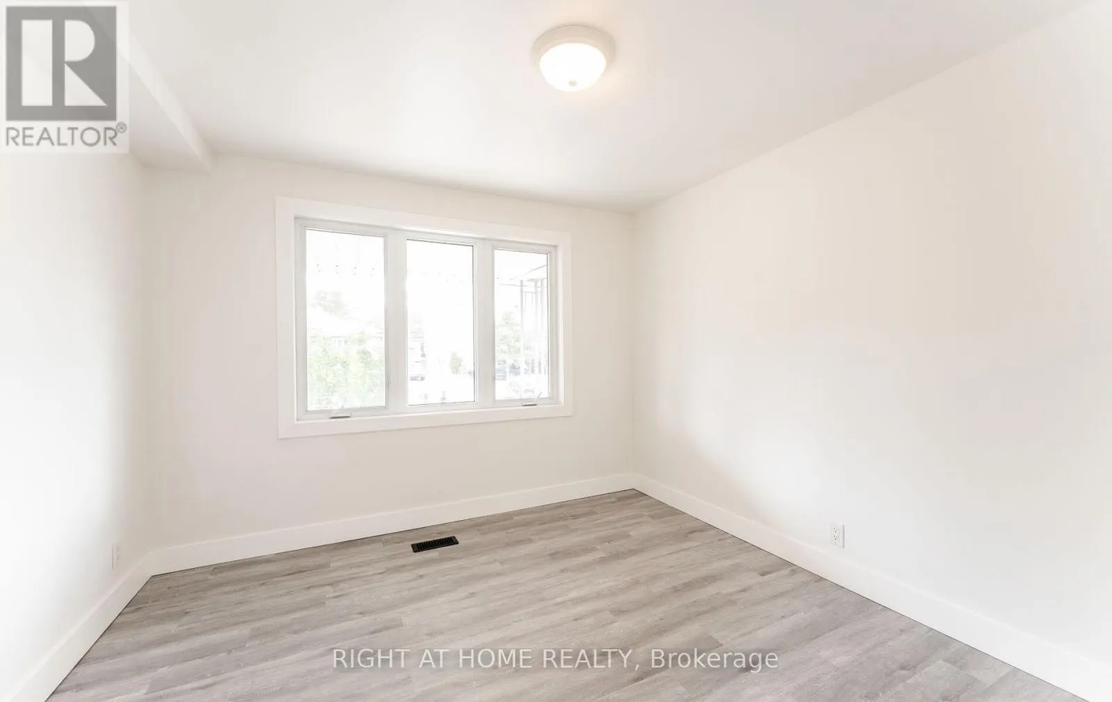 22 PLEASANT HOME BOULEVARD