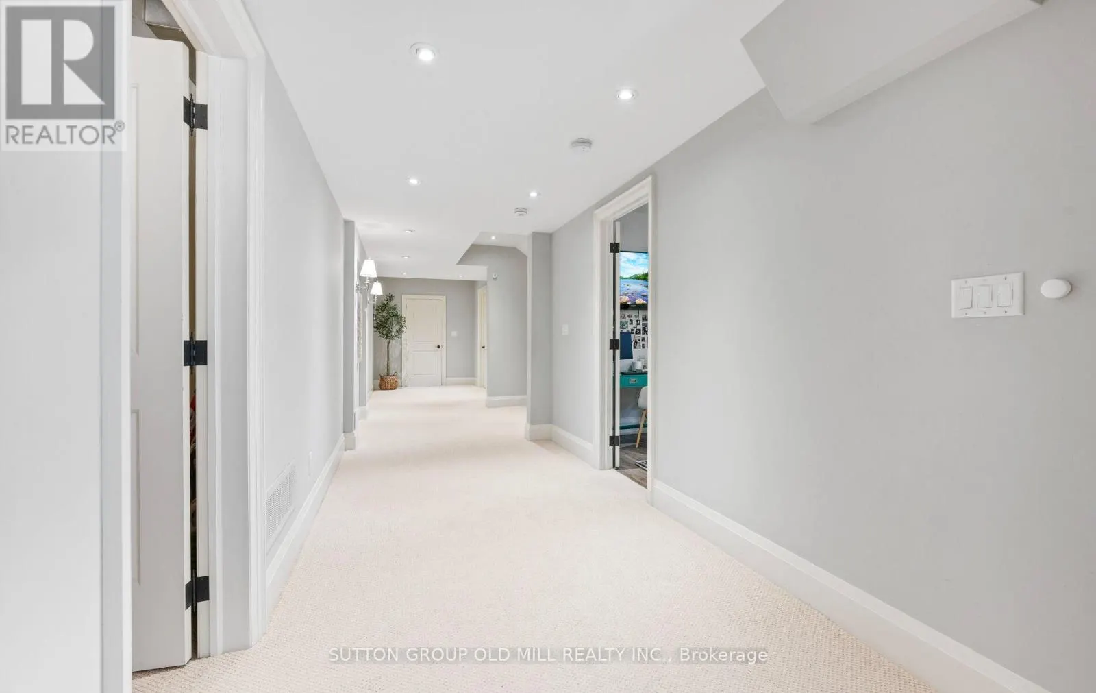 8 CUMBERLAND DRIVE