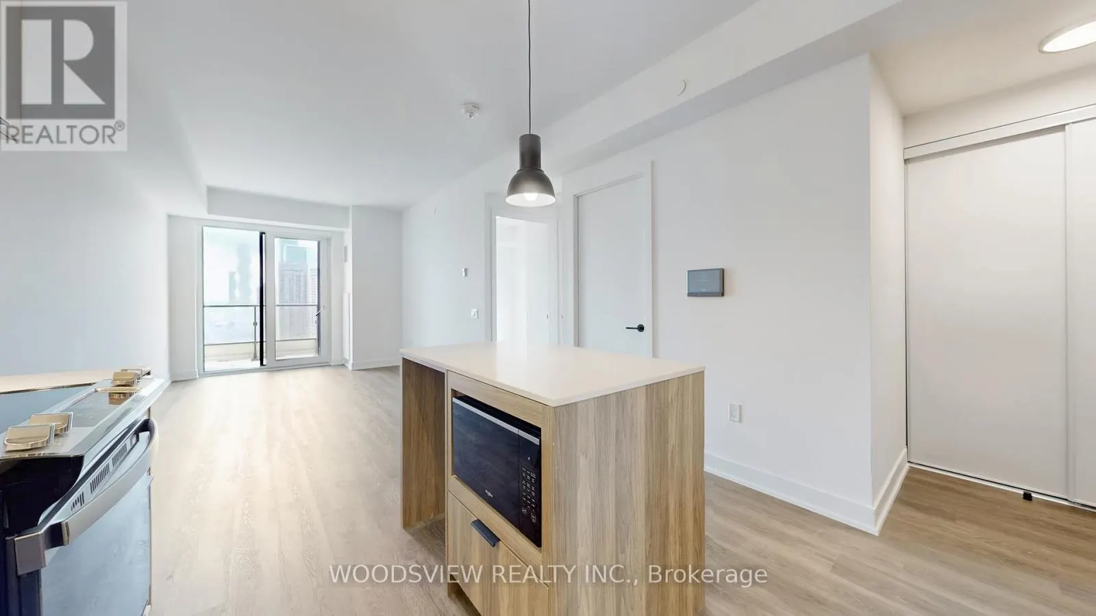 2709 - 185 ENFIELD PLACE