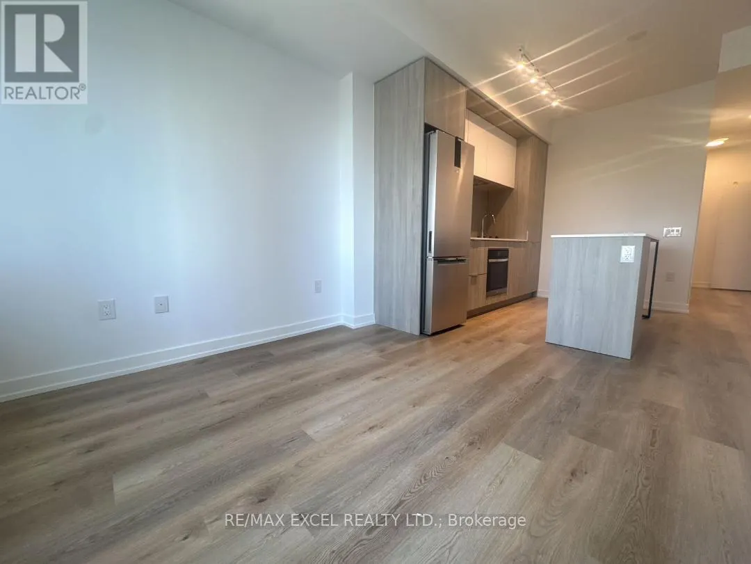 902 - 395 SQUARE ONE DRIVE
