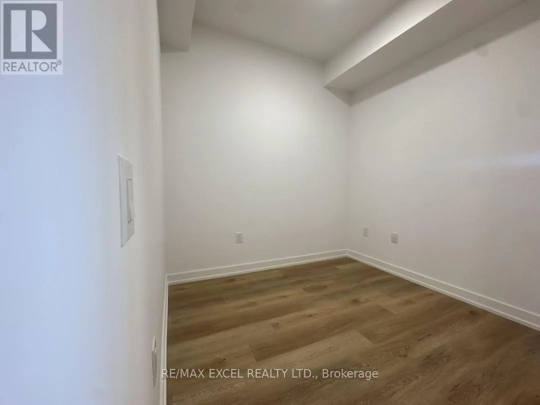 902 - 395 SQUARE ONE DRIVE
