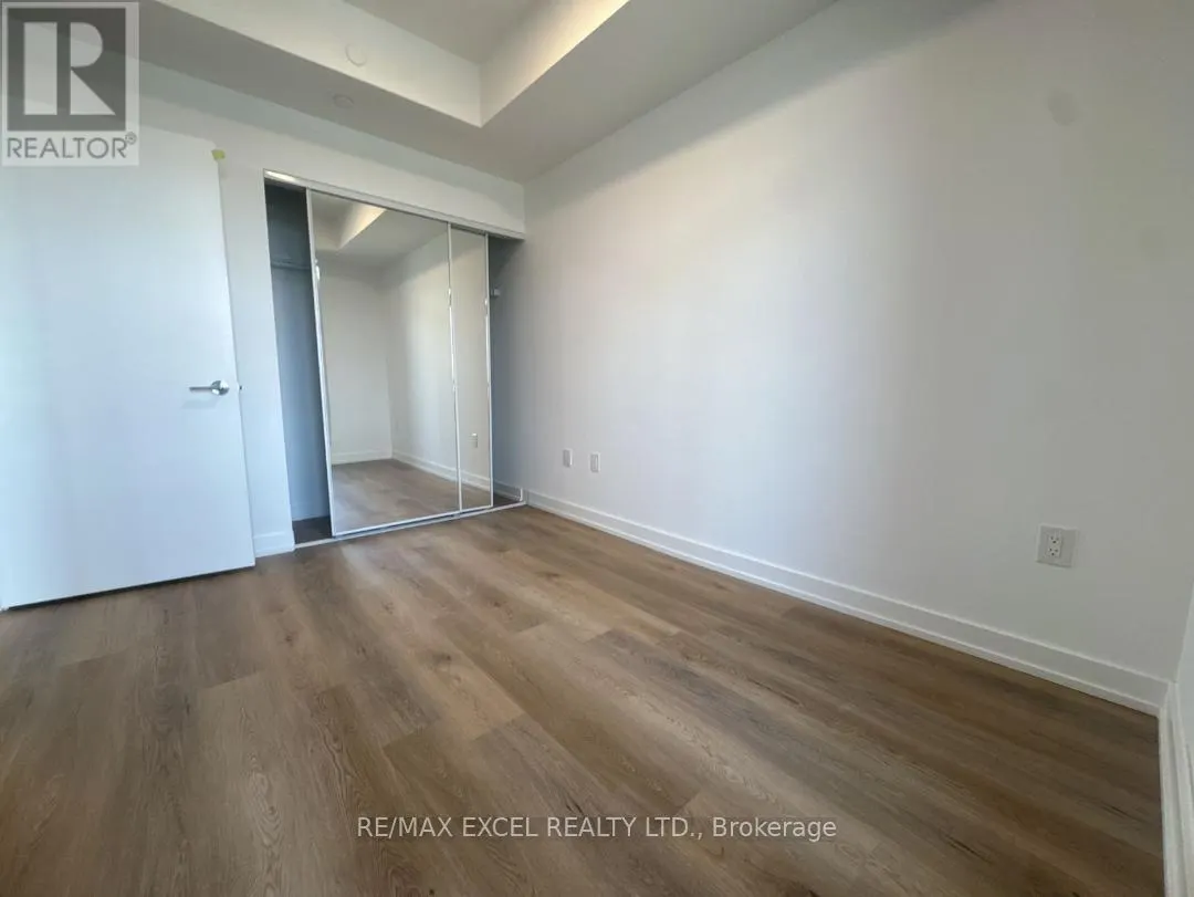 902 - 395 SQUARE ONE DRIVE