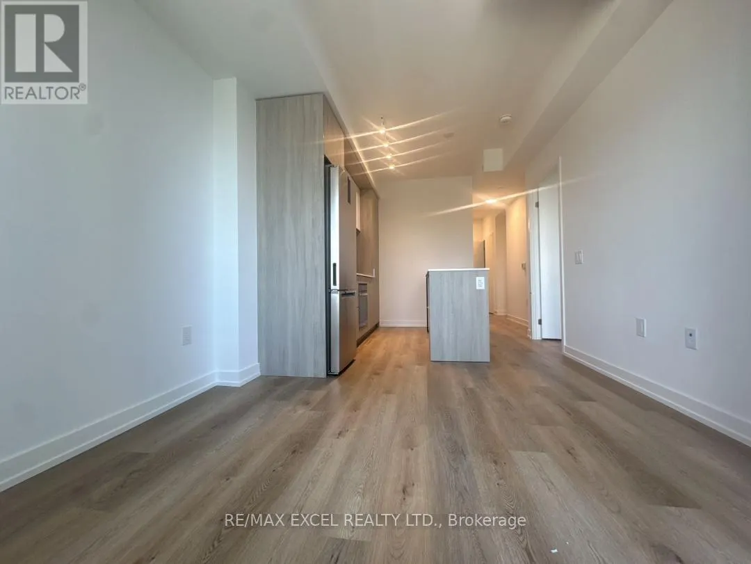 902 - 395 SQUARE ONE DRIVE