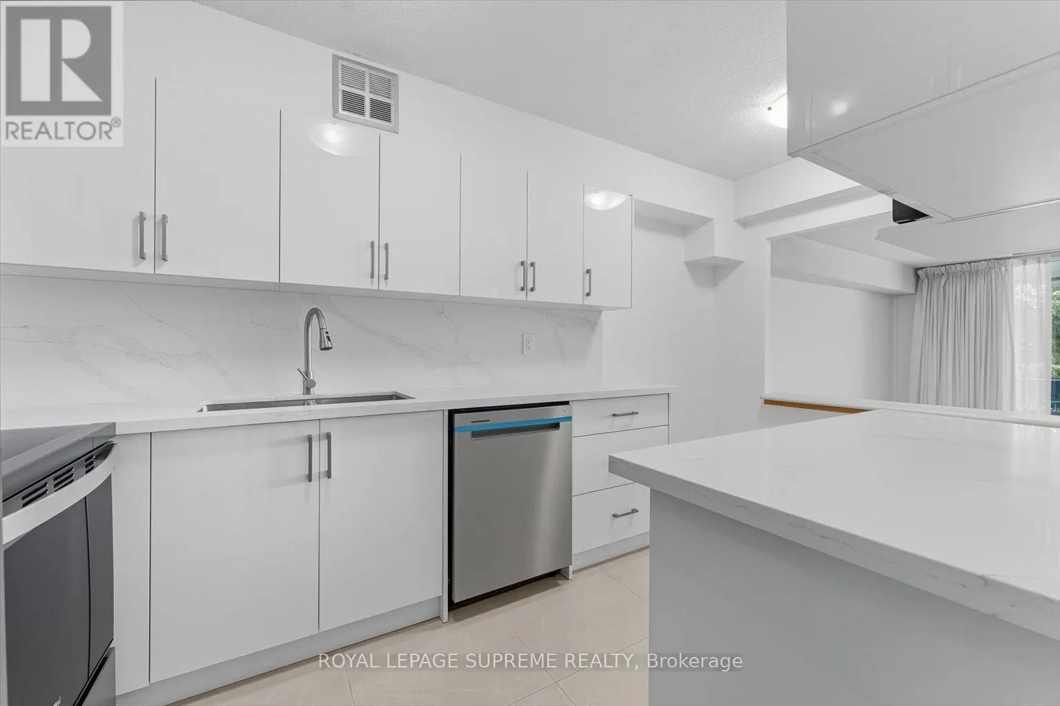 107 - 270 SCARLETT ROAD