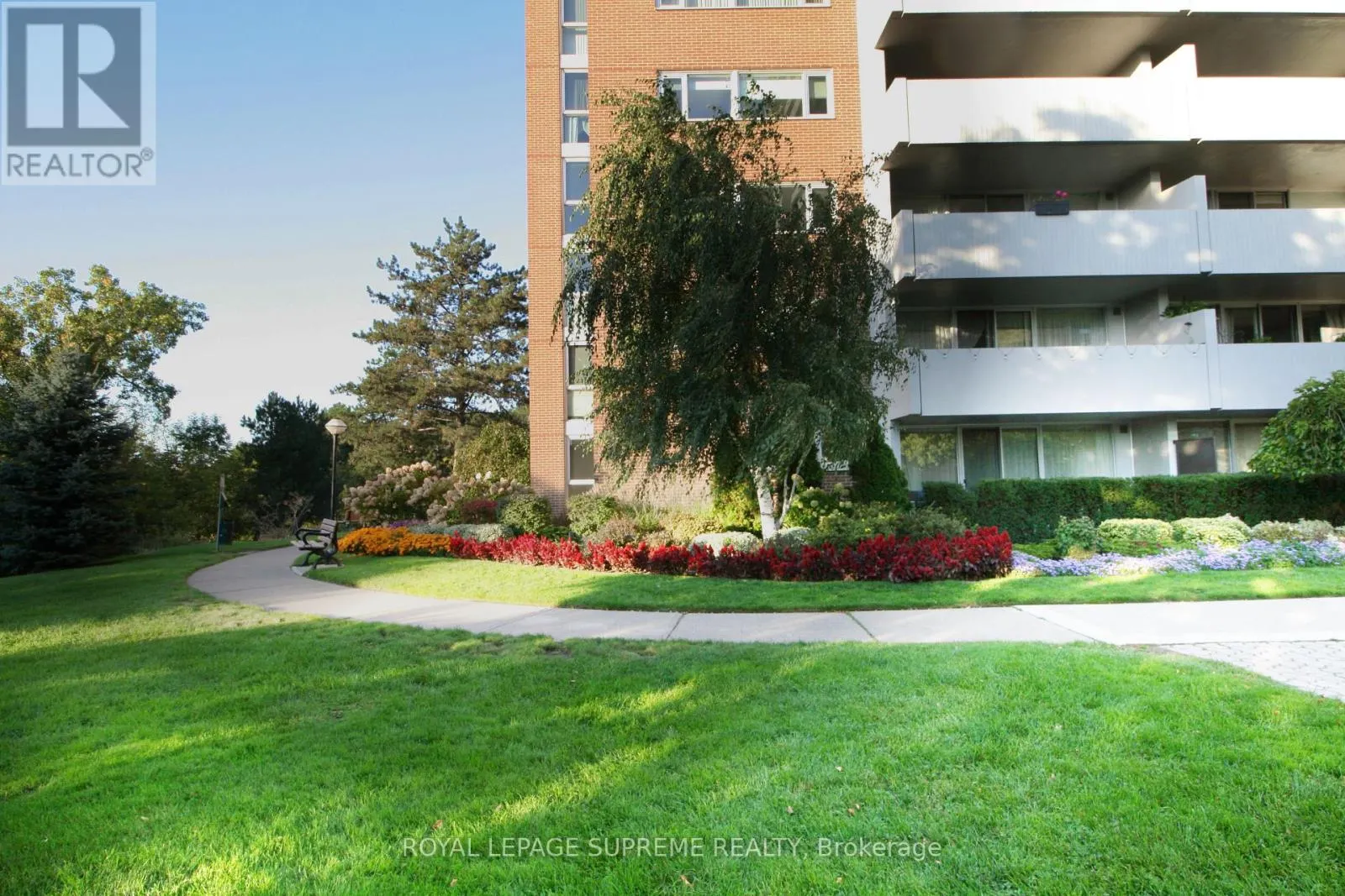 107 - 270 SCARLETT ROAD