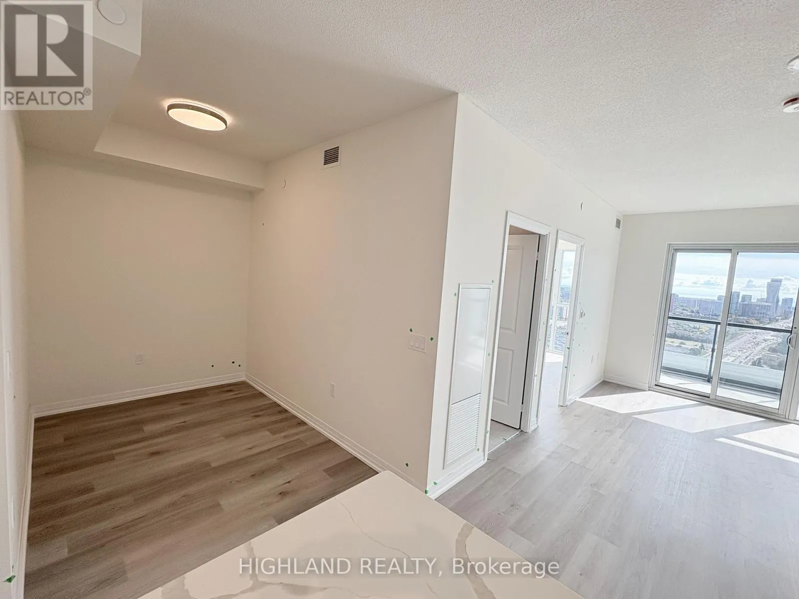 2502 - 15 WATERGARDEN DRIVE