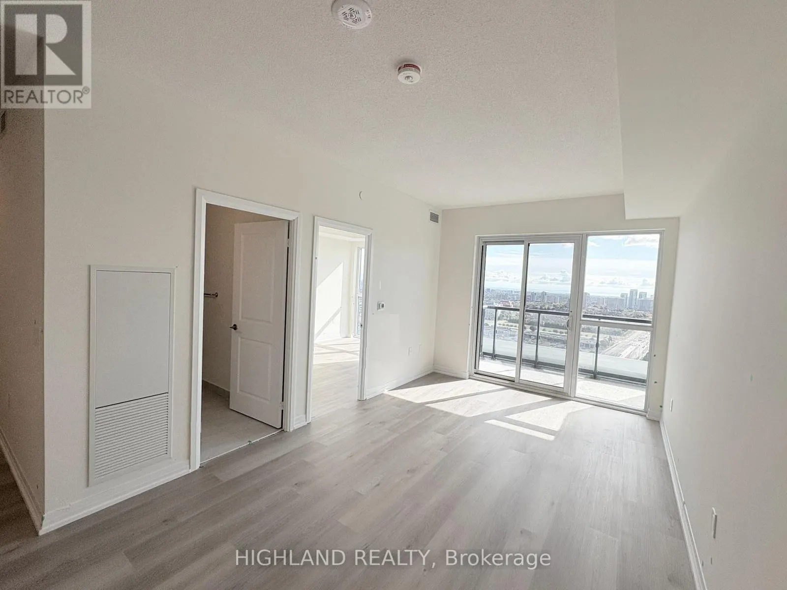 2502 - 15 WATERGARDEN DRIVE