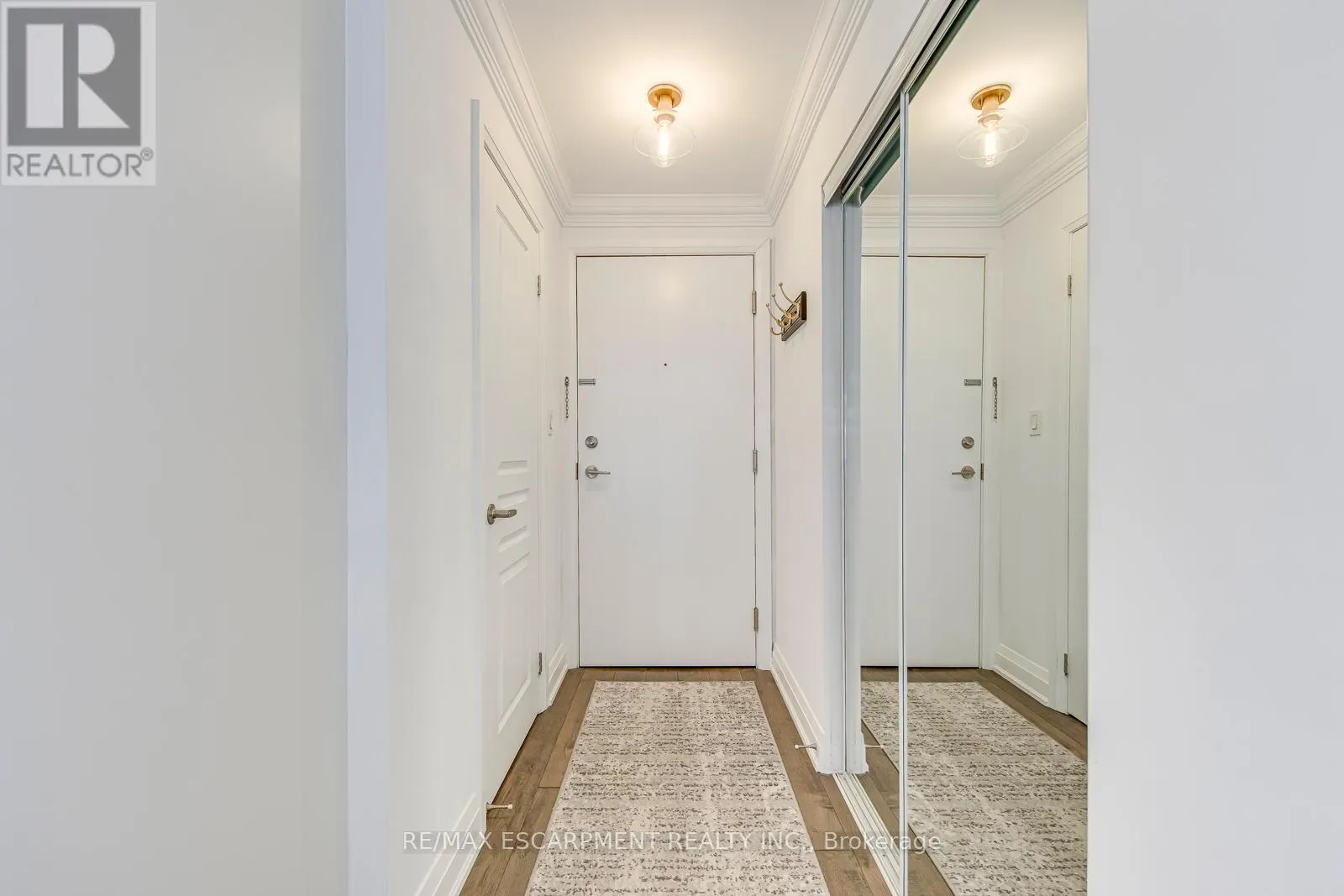 401 - 70 STEWART STREET