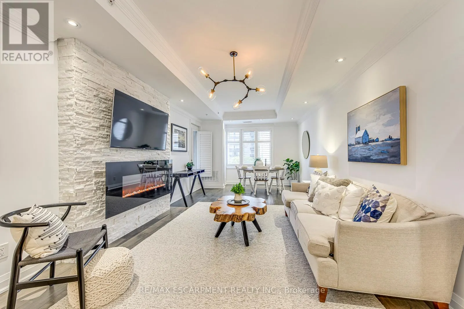 401 - 70 STEWART STREET