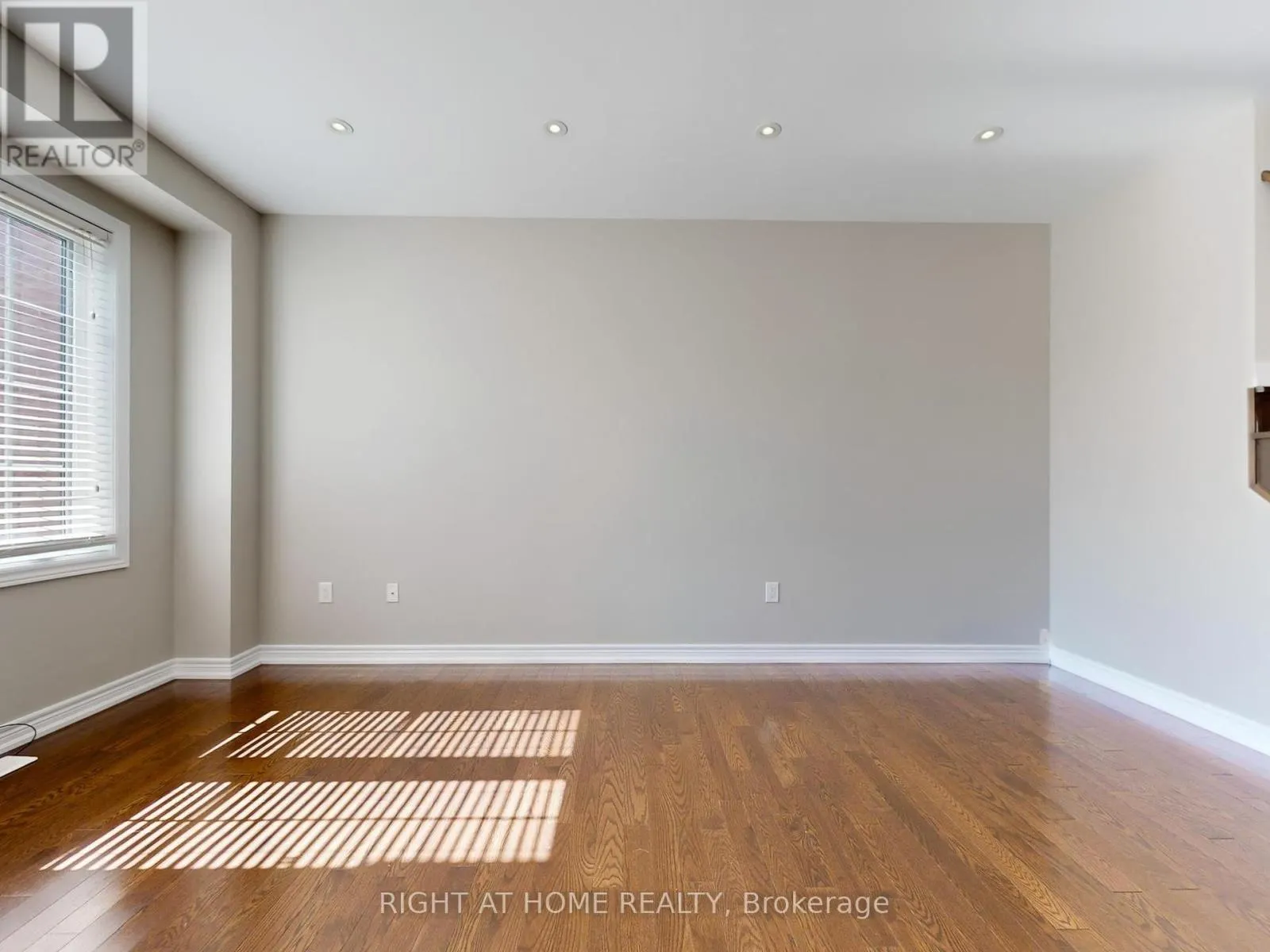 537 VAUGHAN COURT