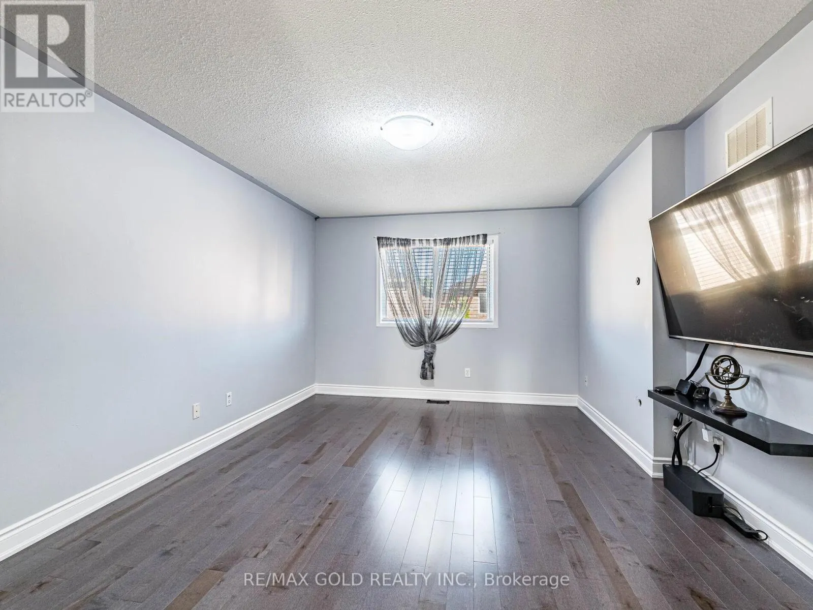 43 SUNNYVIEW ROAD