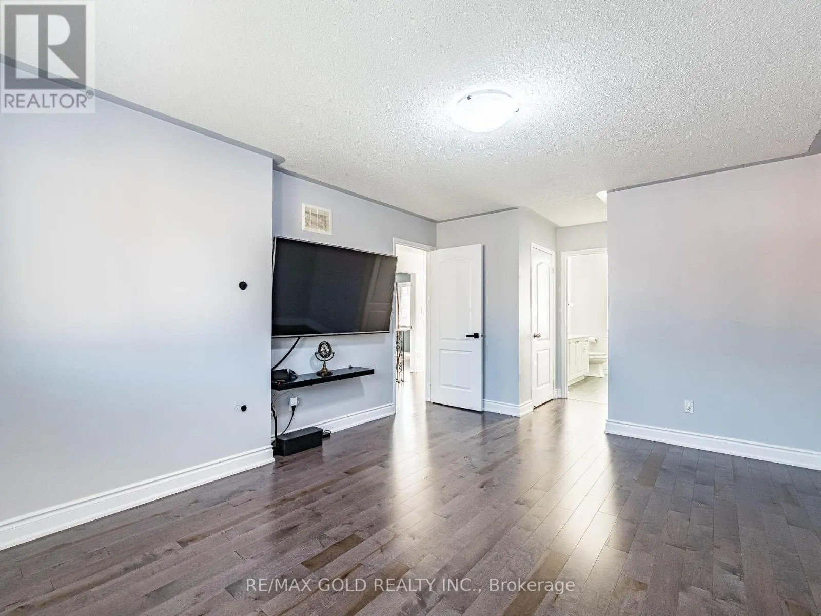 43 SUNNYVIEW ROAD