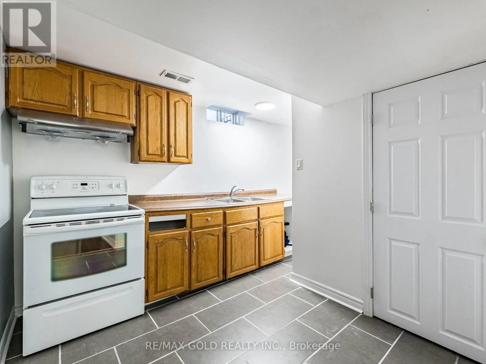 43 SUNNYVIEW ROAD