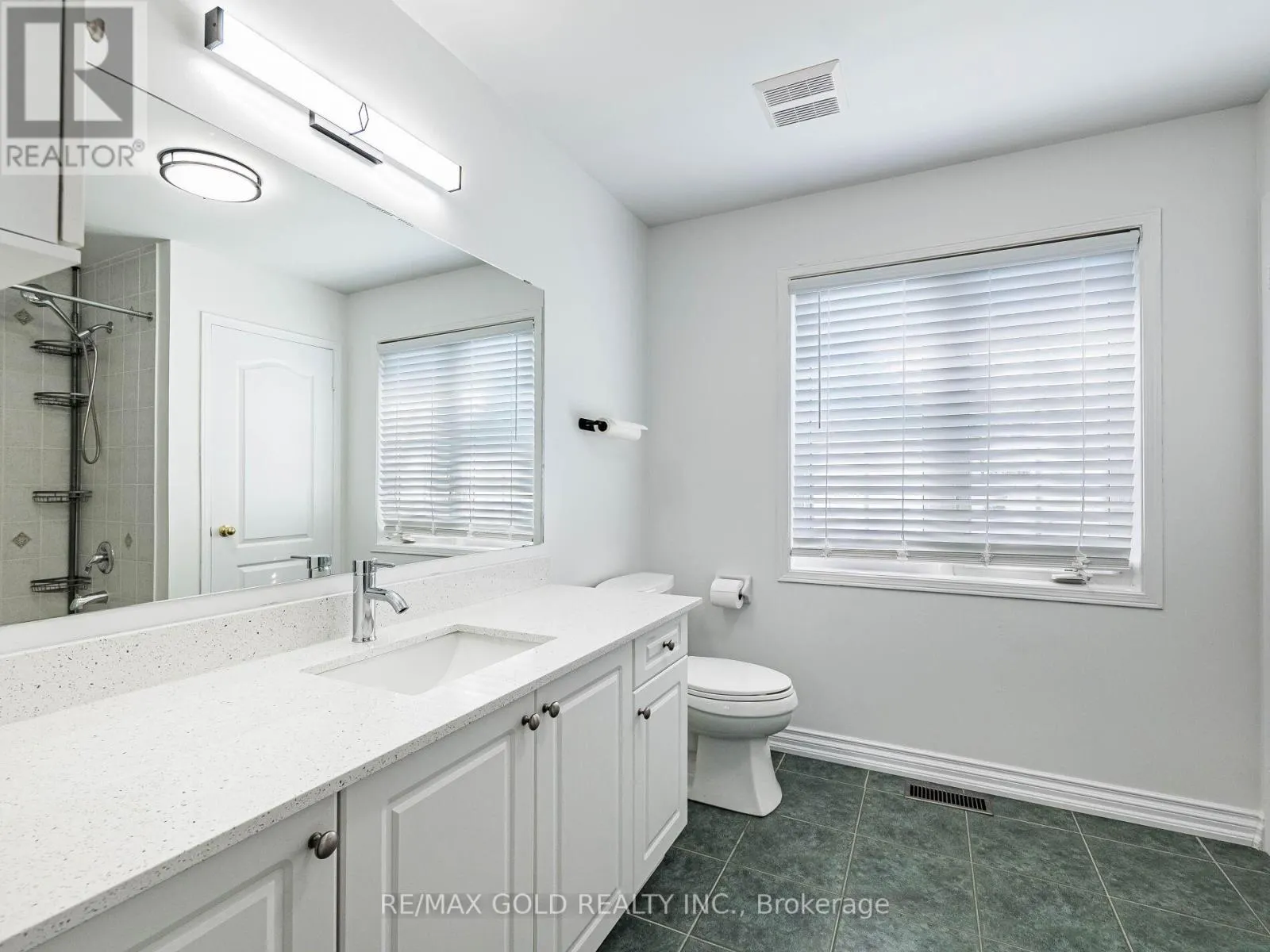 43 SUNNYVIEW ROAD