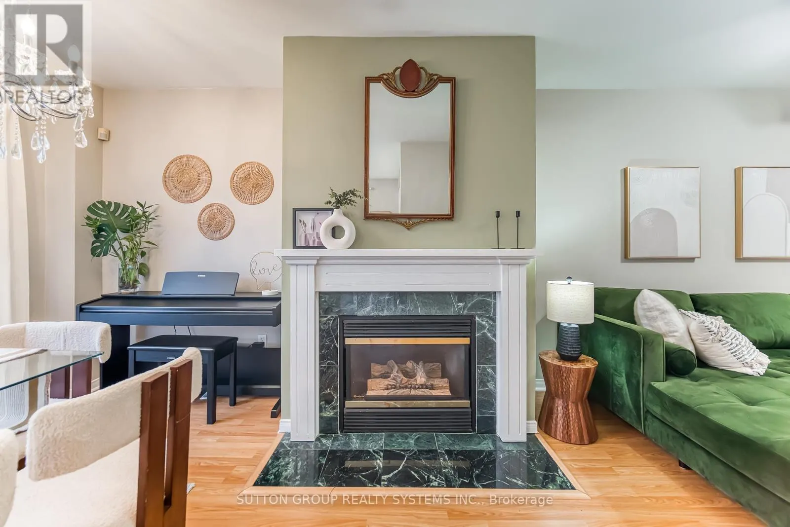129 - 455 APACHE COURT