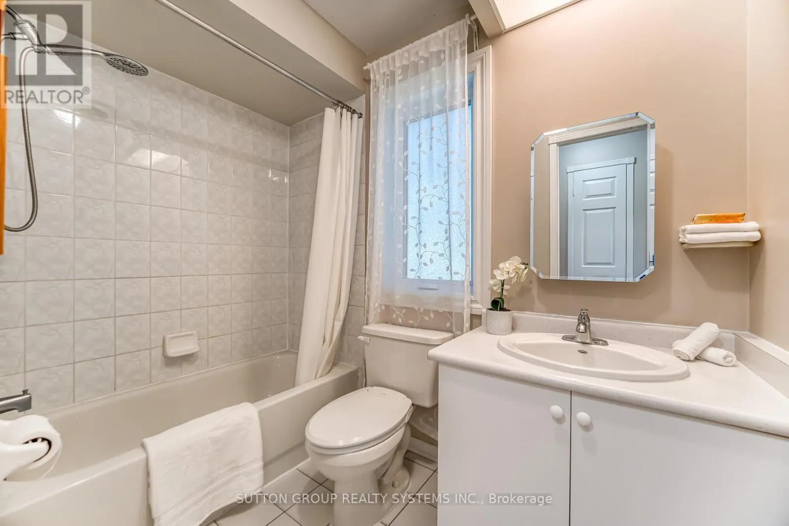 129 - 455 APACHE COURT