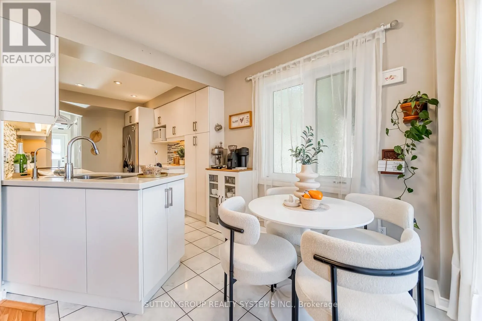 129 - 455 APACHE COURT