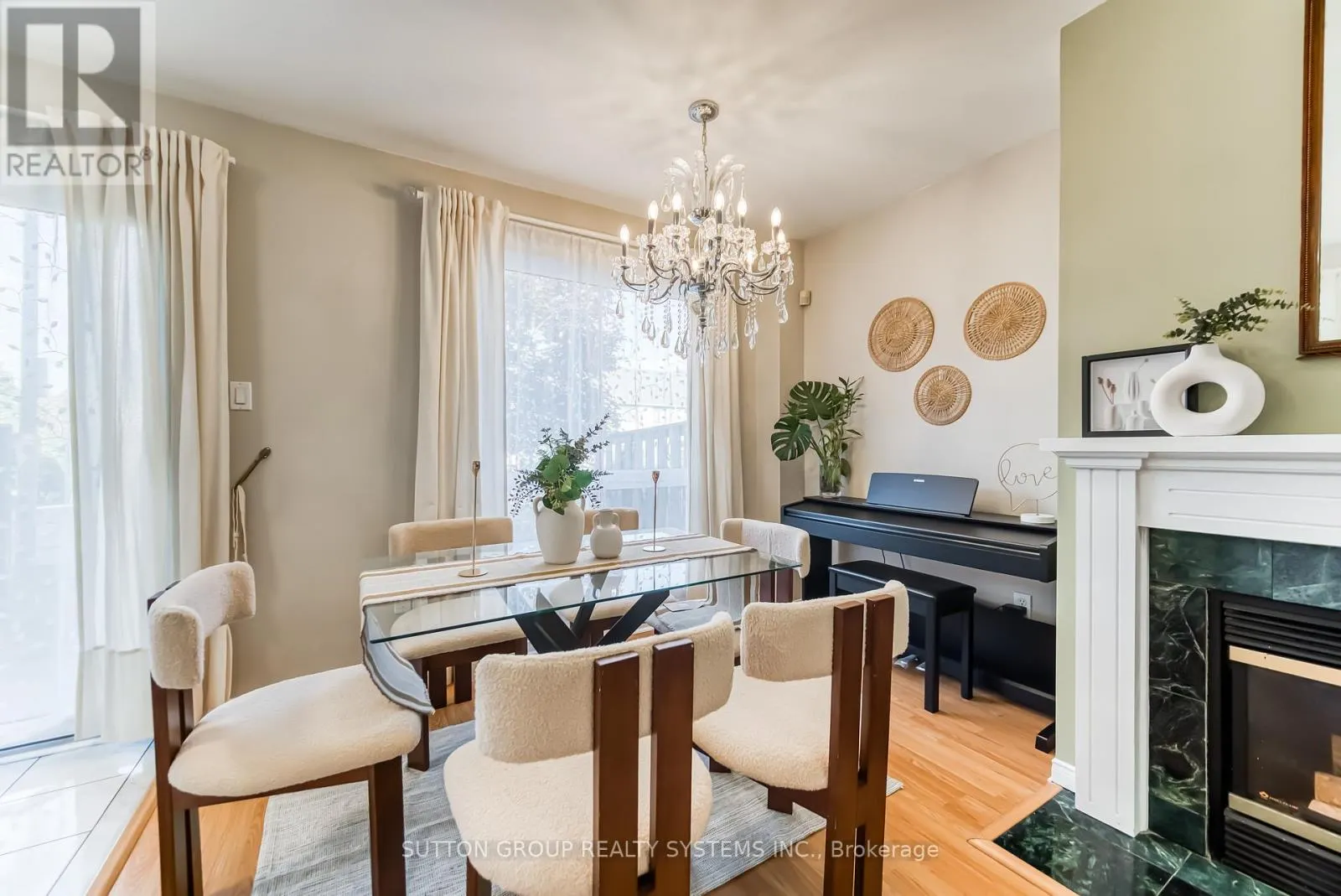129 - 455 APACHE COURT