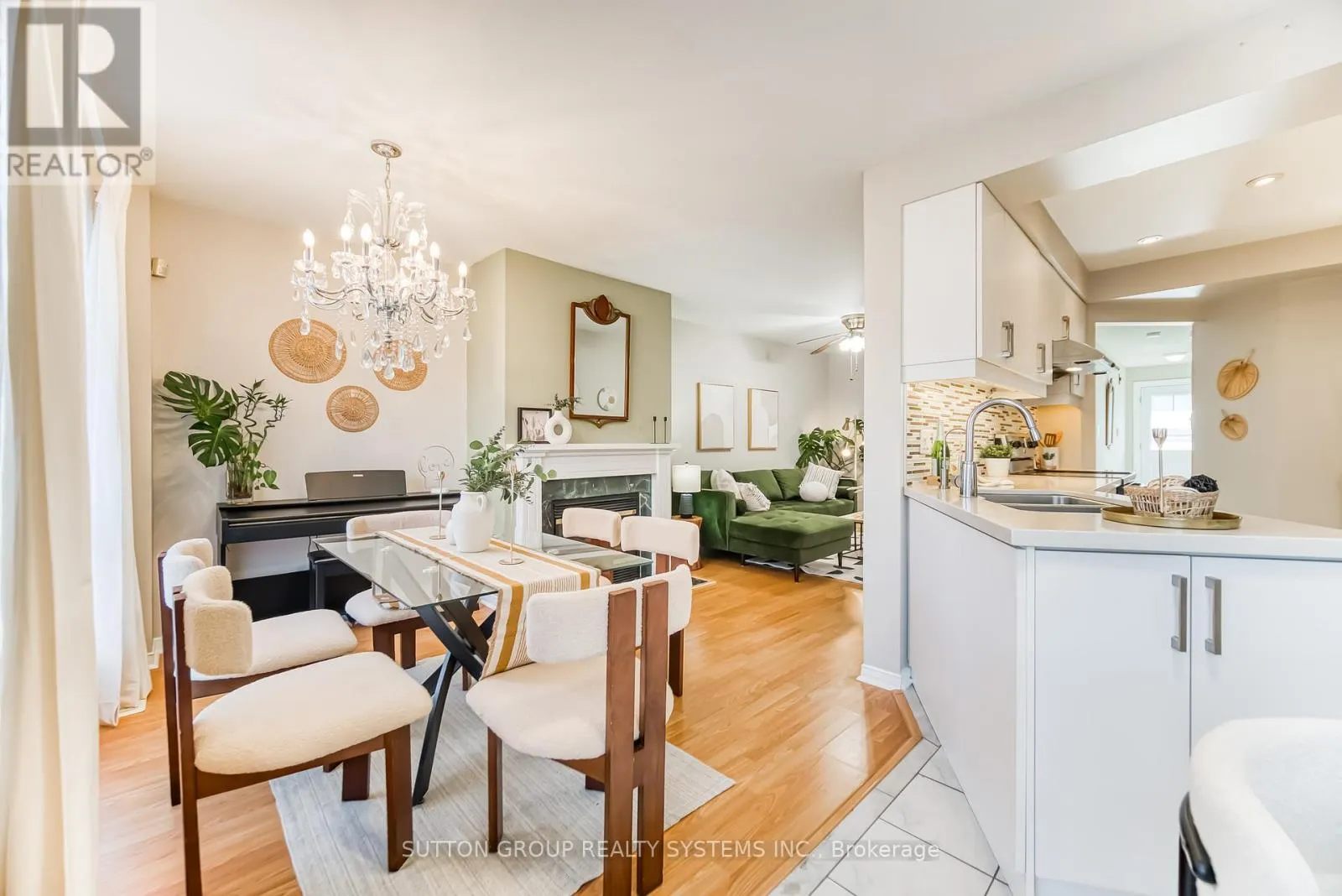 129 - 455 APACHE COURT