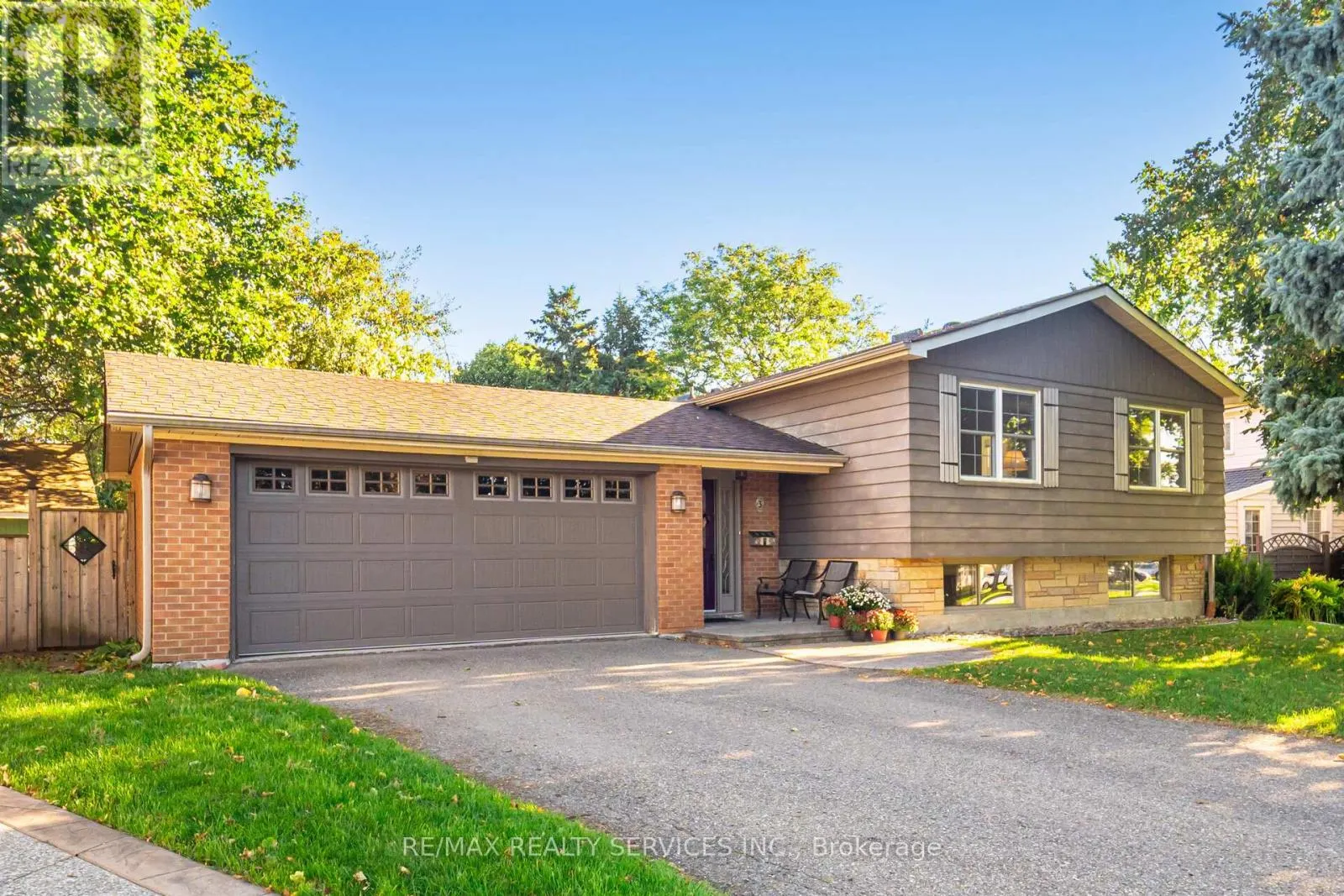 3 CONWAY COURT