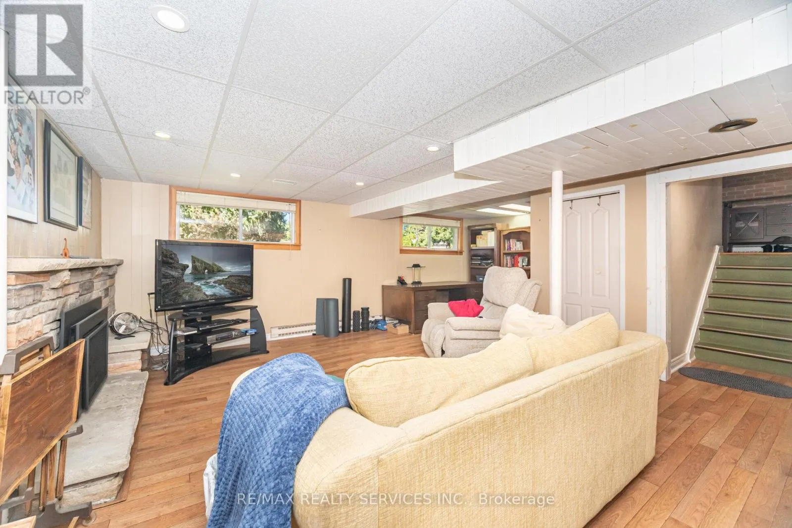 3 CONWAY COURT