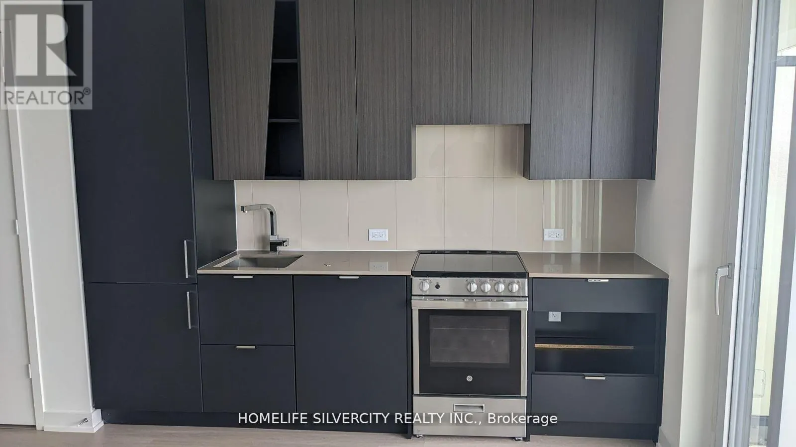 #2209 - 3883 QUARTZ ROAD