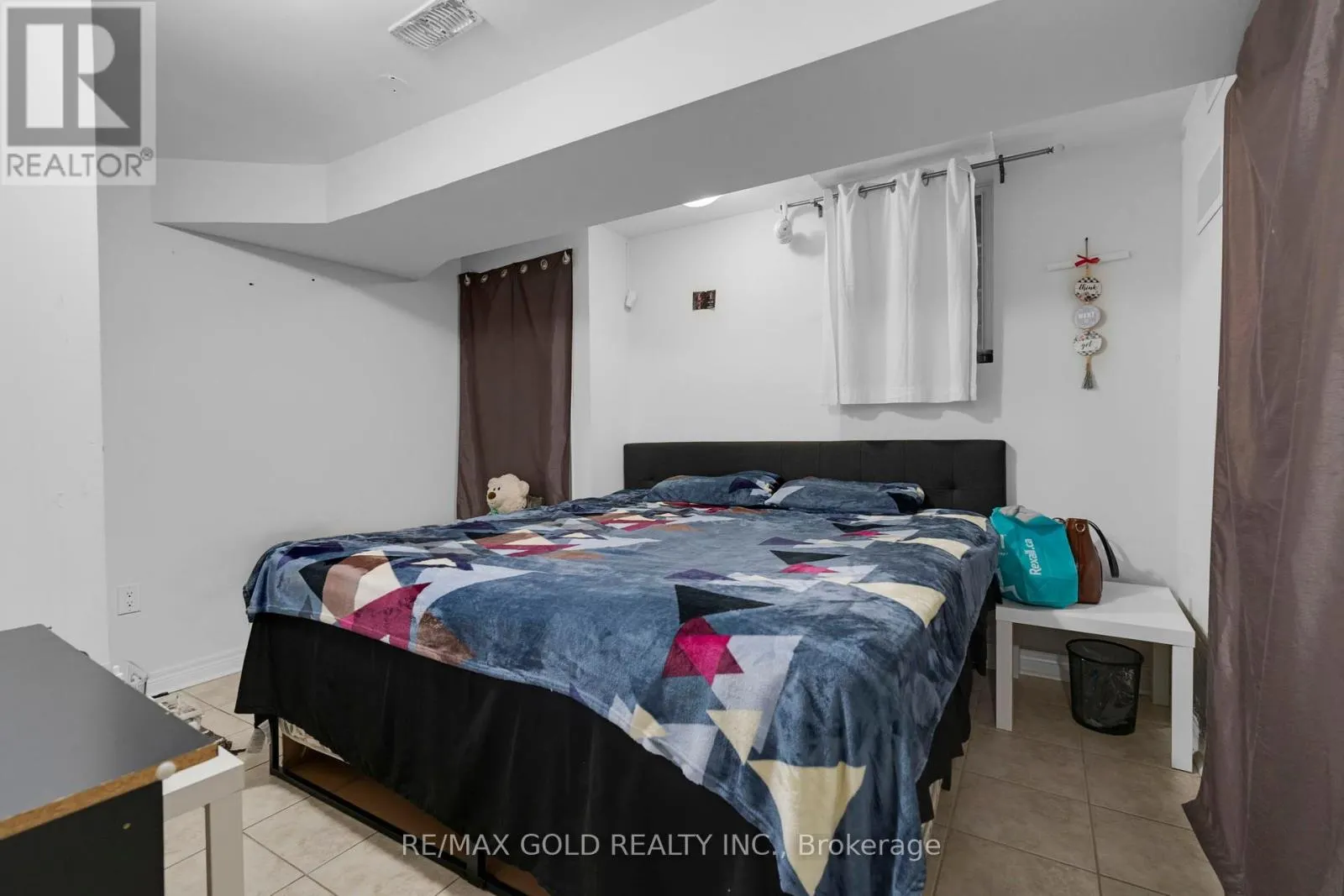 64 BEACHPOINT BOULEVARD