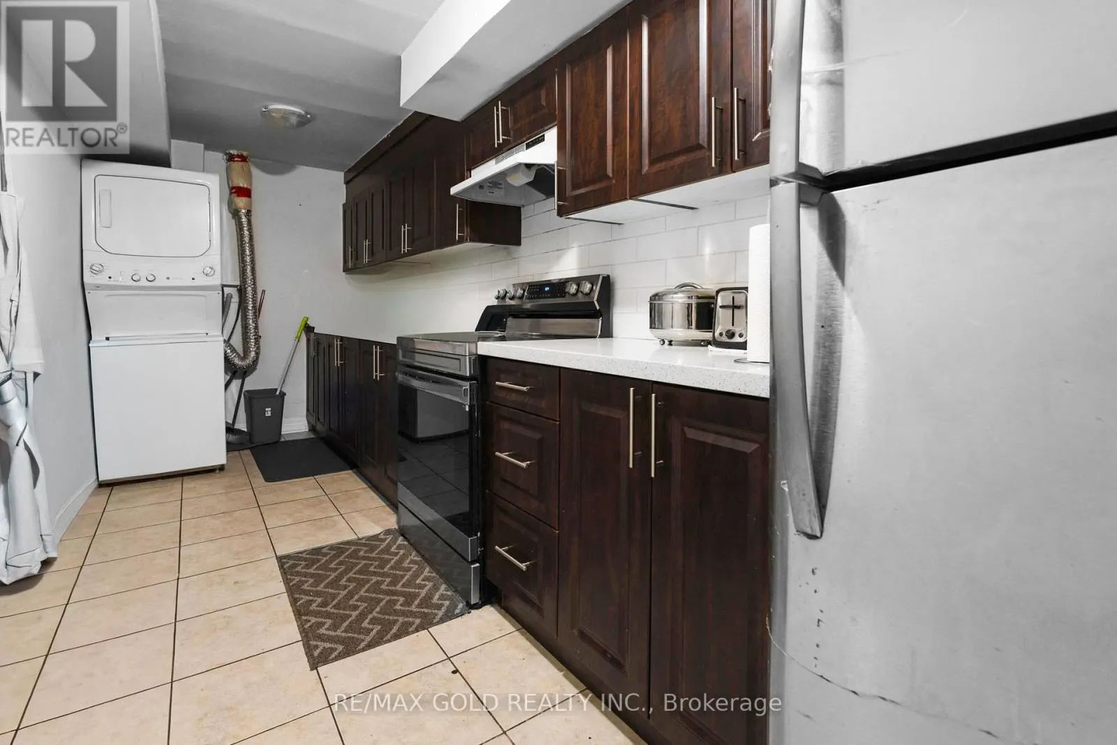 64 BEACHPOINT BOULEVARD